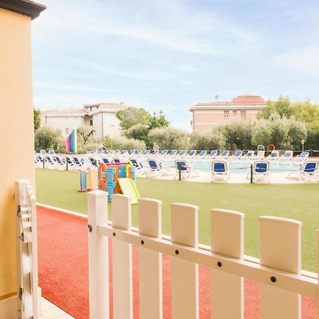 Giardino Dei Colori 111 Residence Pool&Fitness Toscolano Maderno Dış mekan fotoğraf