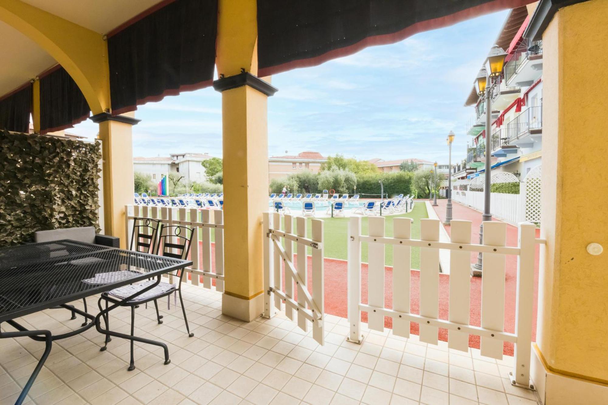 Giardino Dei Colori 111 Residence Pool&Fitness Toscolano Maderno Dış mekan fotoğraf